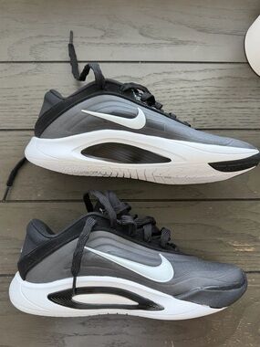 Nike Black, Gray and White Low-Top Running Shoes